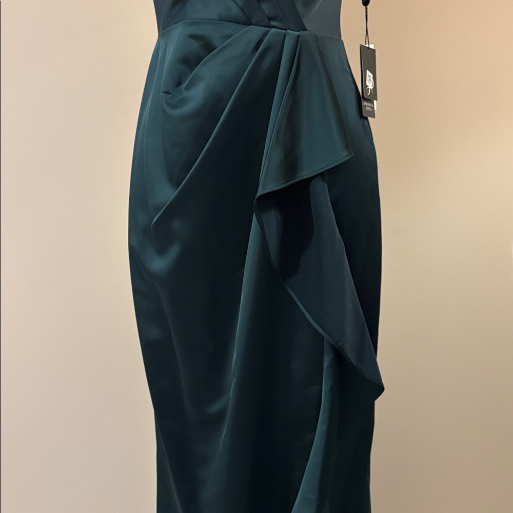 Adrianna Papell Gown - Picture 4 of 11